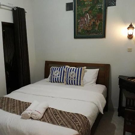 Renaya Griya Hotel Salakan Buitenkant foto